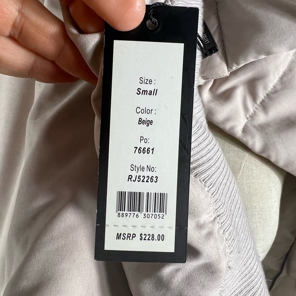 NWT ROMEO & JULIET $228 Funnel Neck Puffer Coat Cream/Gray Womens Small - Picture 10 of 10